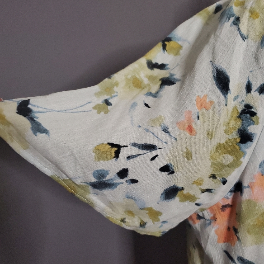 EUC Papermoon Floral Blouse Size 1X - Picture 4 of 4
